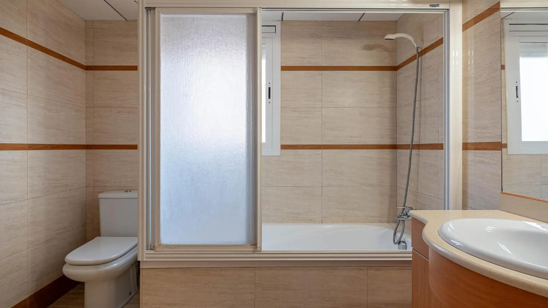 فيلة فيلا At130 Casa Con Piscina Privada, Aire Acondicionado Y Garaje كريكسل