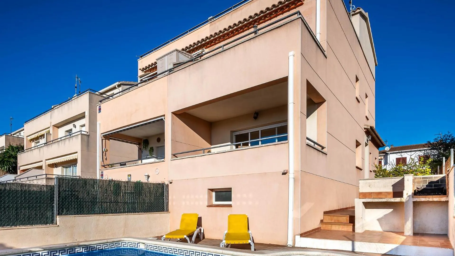 فيلة فيلا At130 Casa Con Piscina Privada, Aire Acondicionado Y Garaje كريكسل